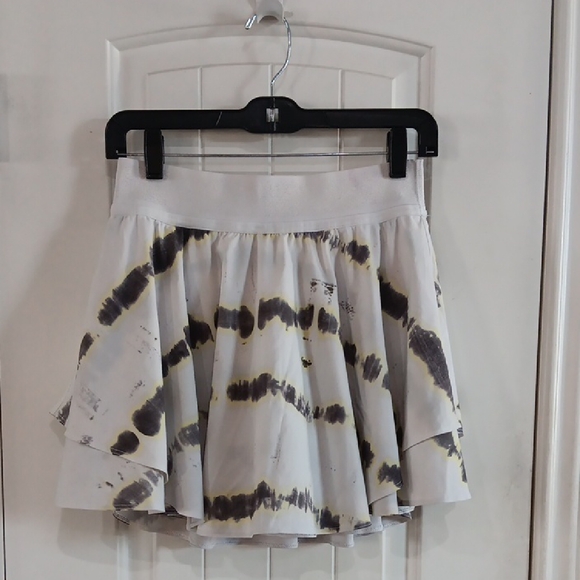 lululemon athletica Pants - Lululemon Athletica Wide Waistband Tiered Skirted Court Rival Skort